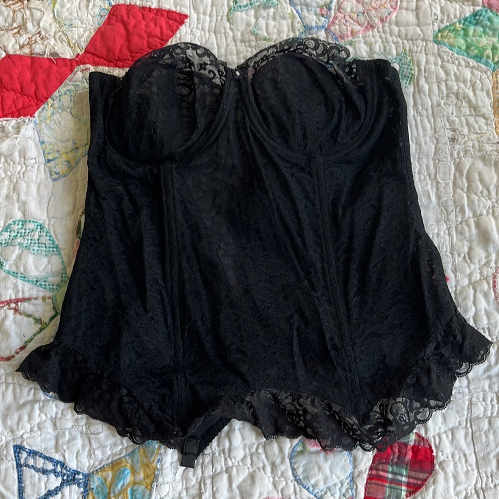 VINTAGE LACE BLACK CORSET